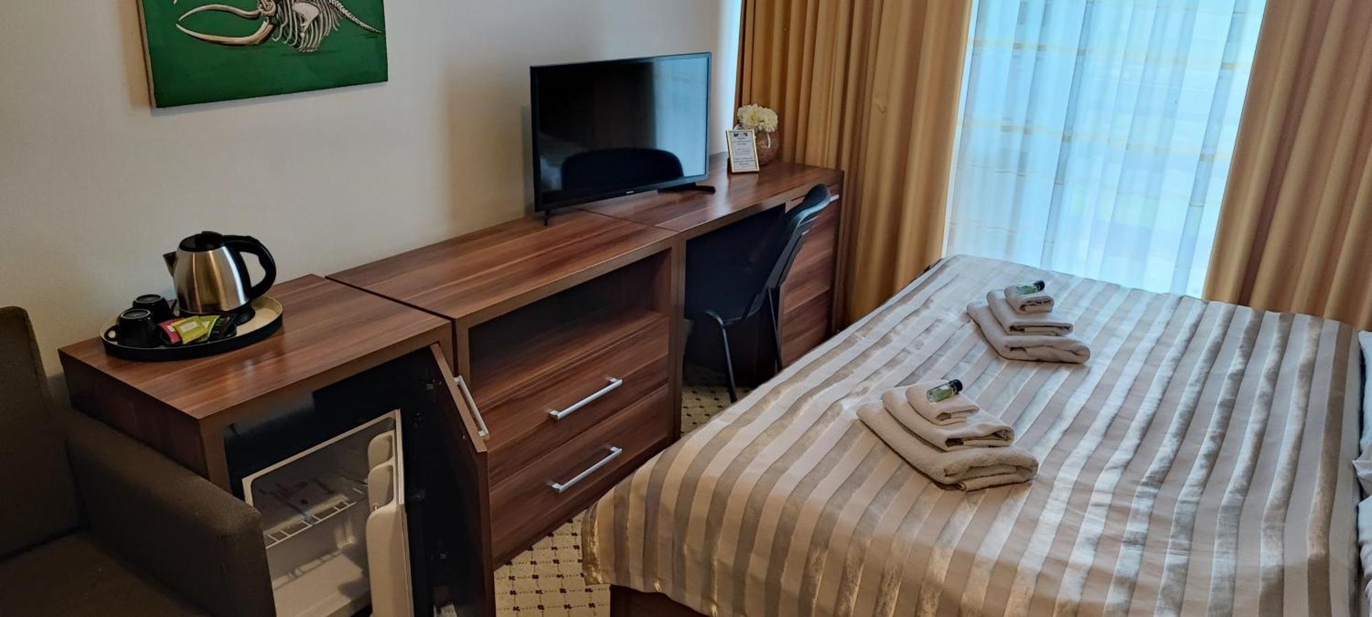 Kaluža Hotel Merkur מראה חיצוני תמונה